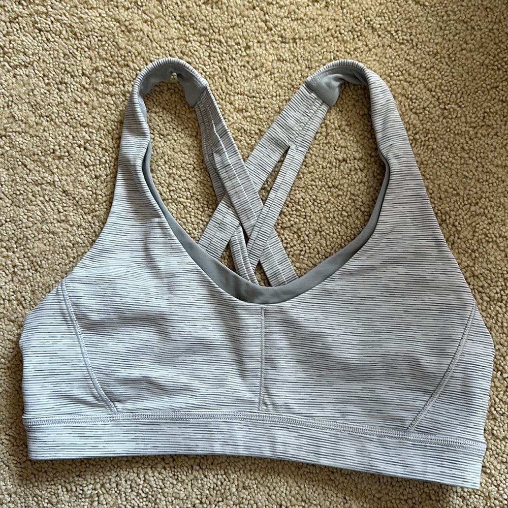 Lululemon sports bra size 6 Wee are from space